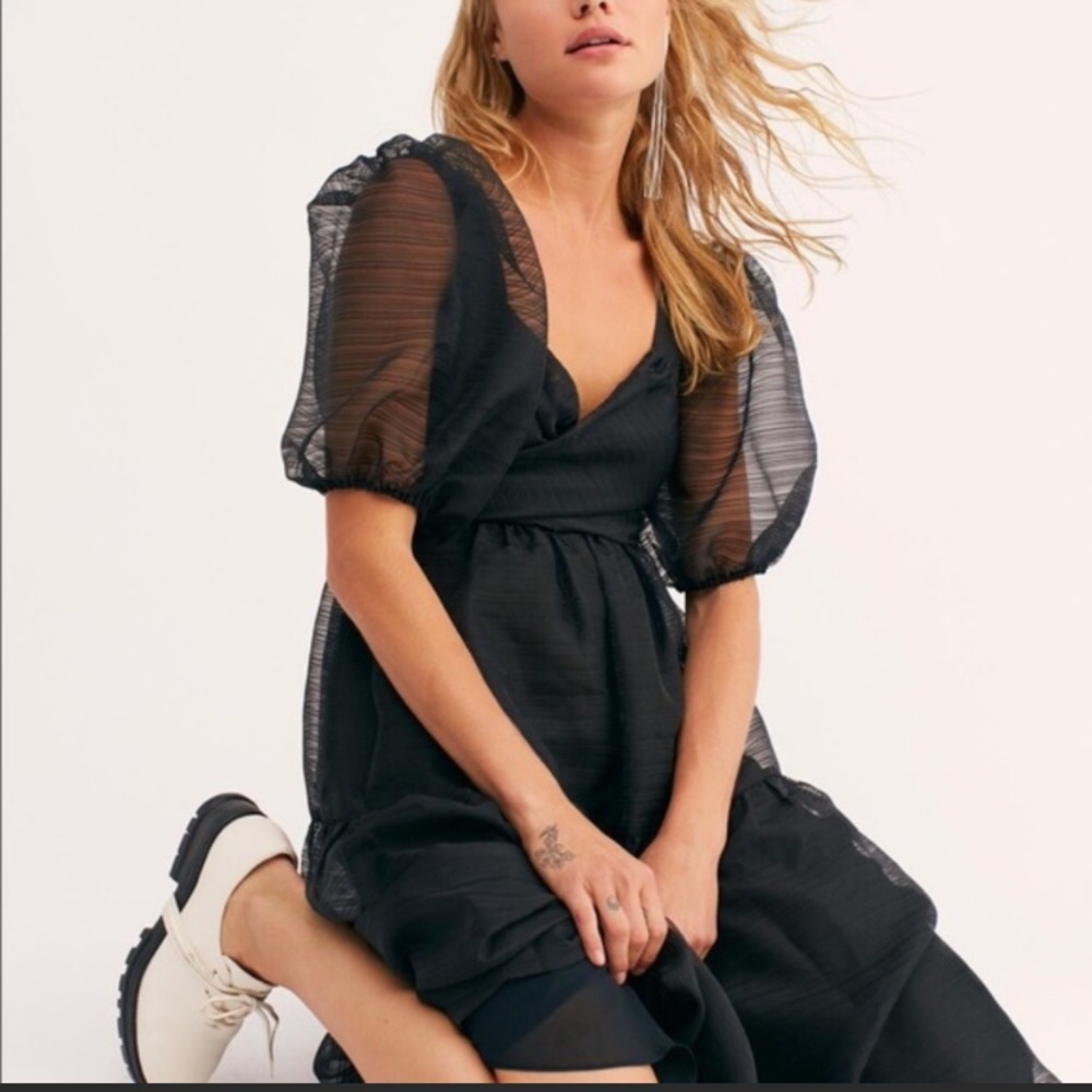 NWOT Free People Hailey tiered puff-sleeve dress